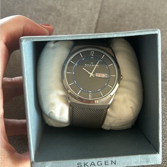 Skagen Men’s Watch SKU: SKW6078, Titanium 40MM - Picture 4 of 7